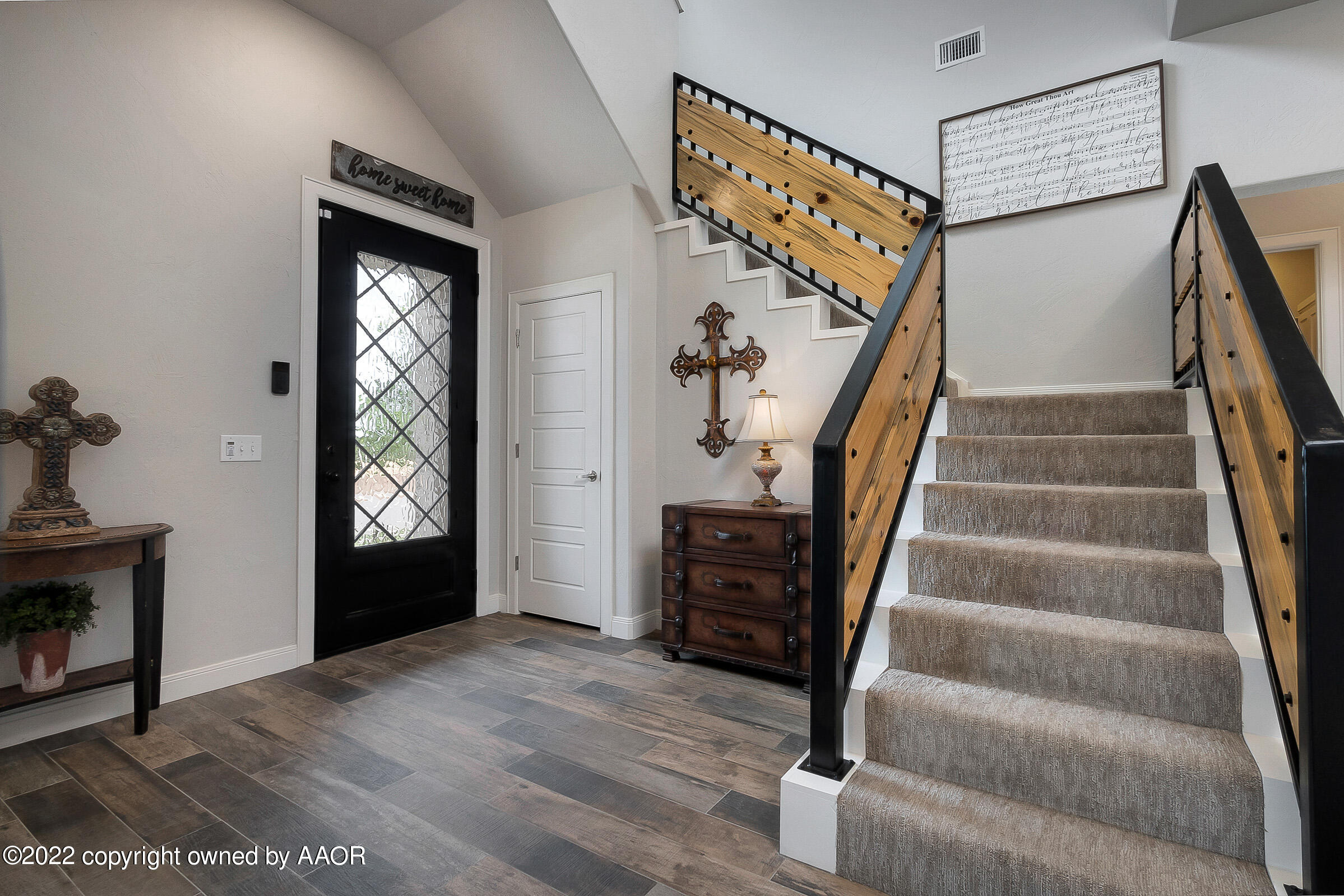 5706 Wesley Road Amarillo, TX 79119 - Photo 2 of 38 003_Foyer