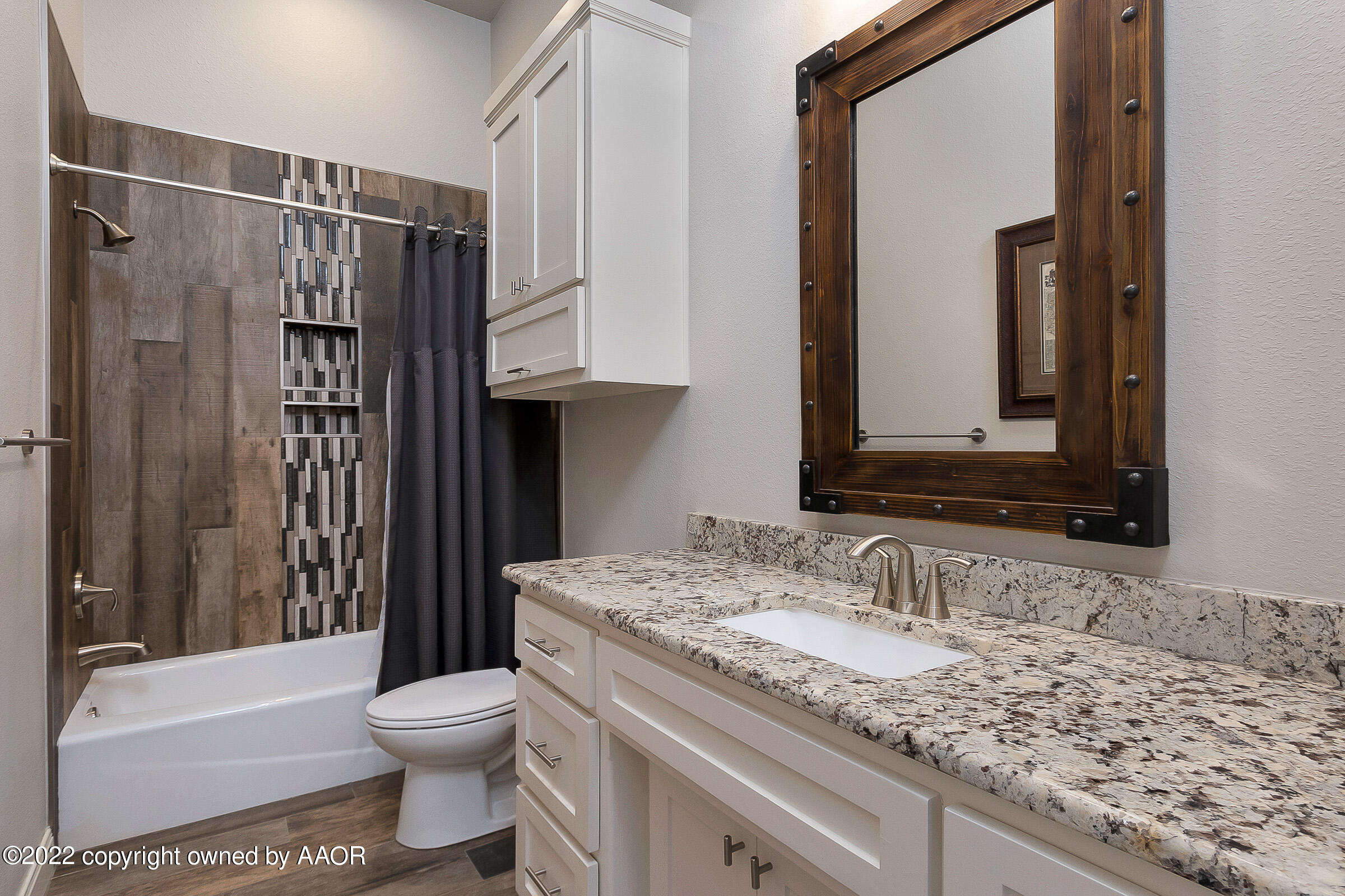 5706 Wesley Road Amarillo, TX 79119 - Photo 23 of 38 025_2nd Bathroom