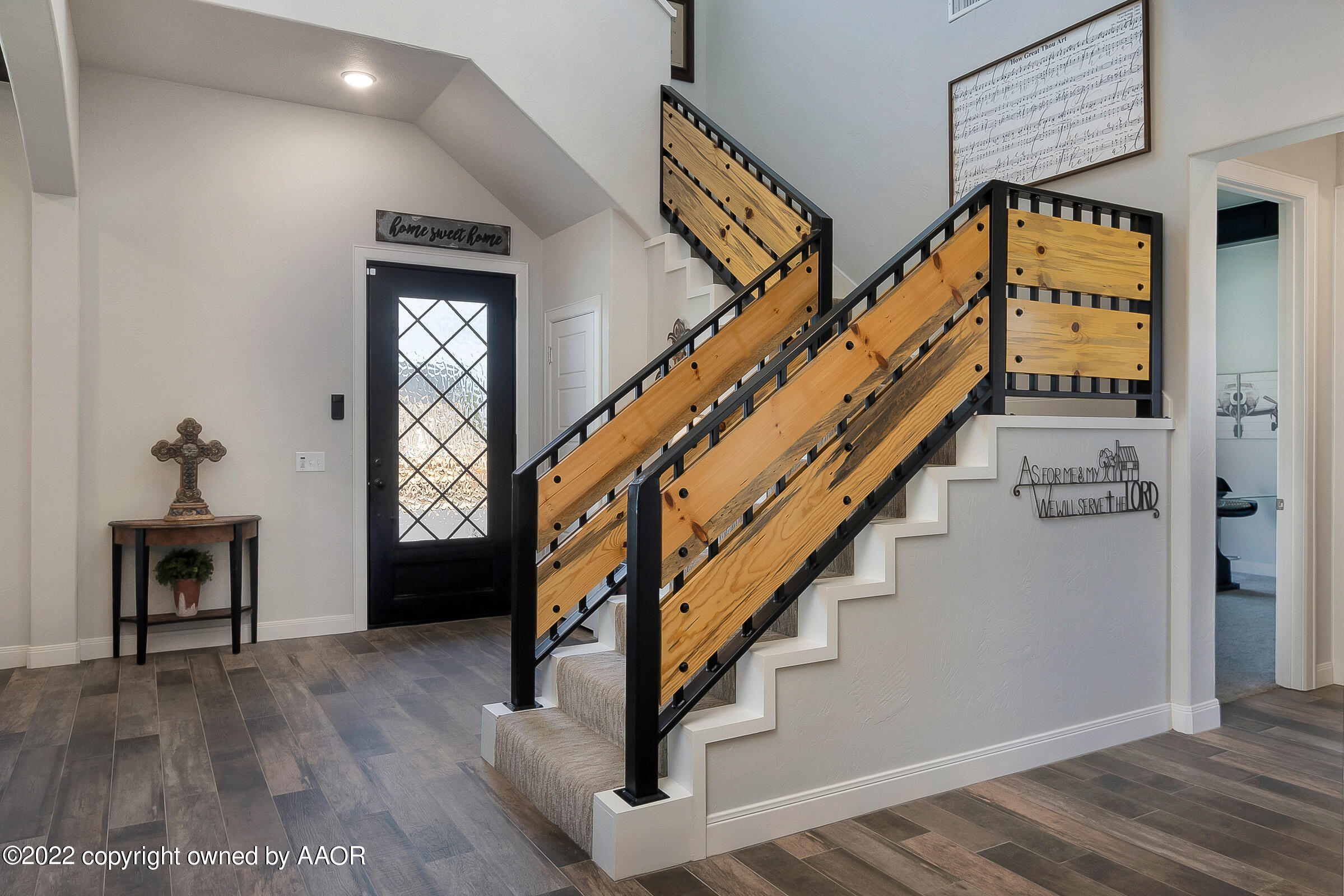 5706 Wesley Road Amarillo, TX 79119 - Photo 24 of 38 004_Stairway