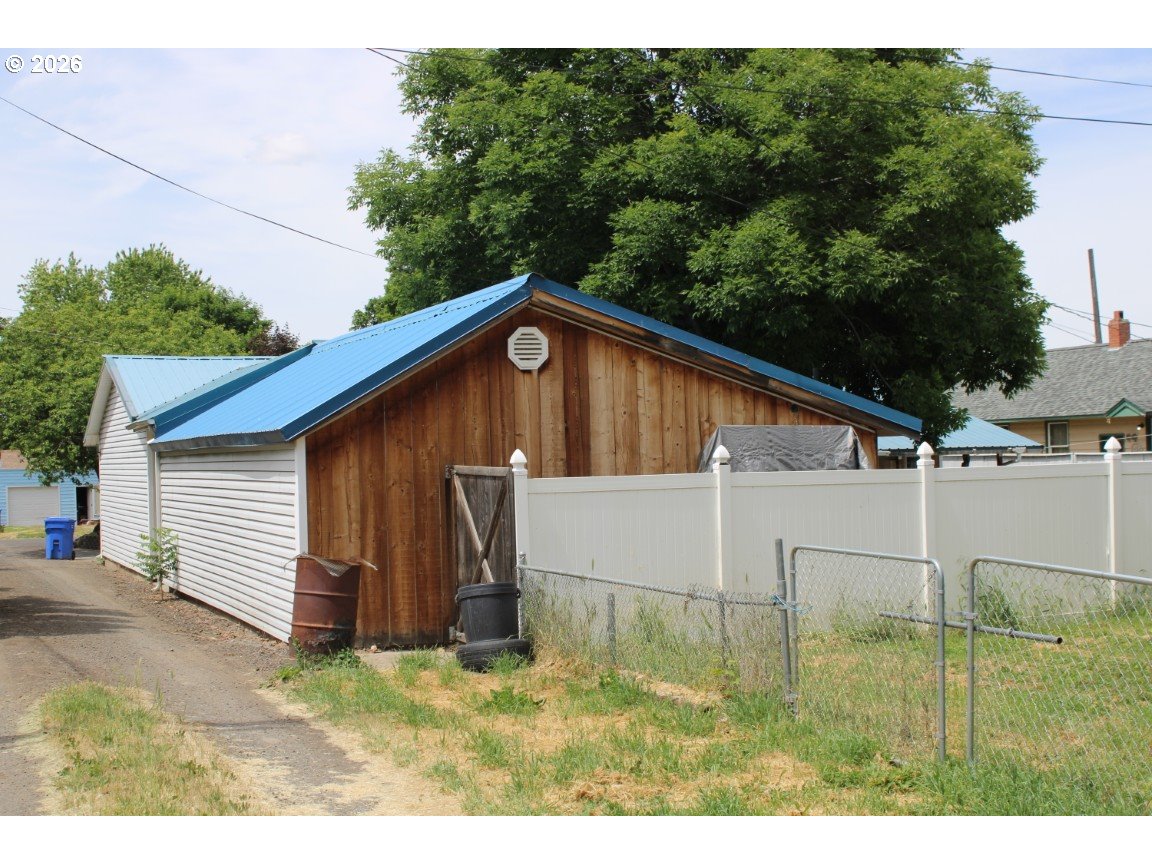 335 North 4th Street Athena, OR 97813 - Photo 2 of 2