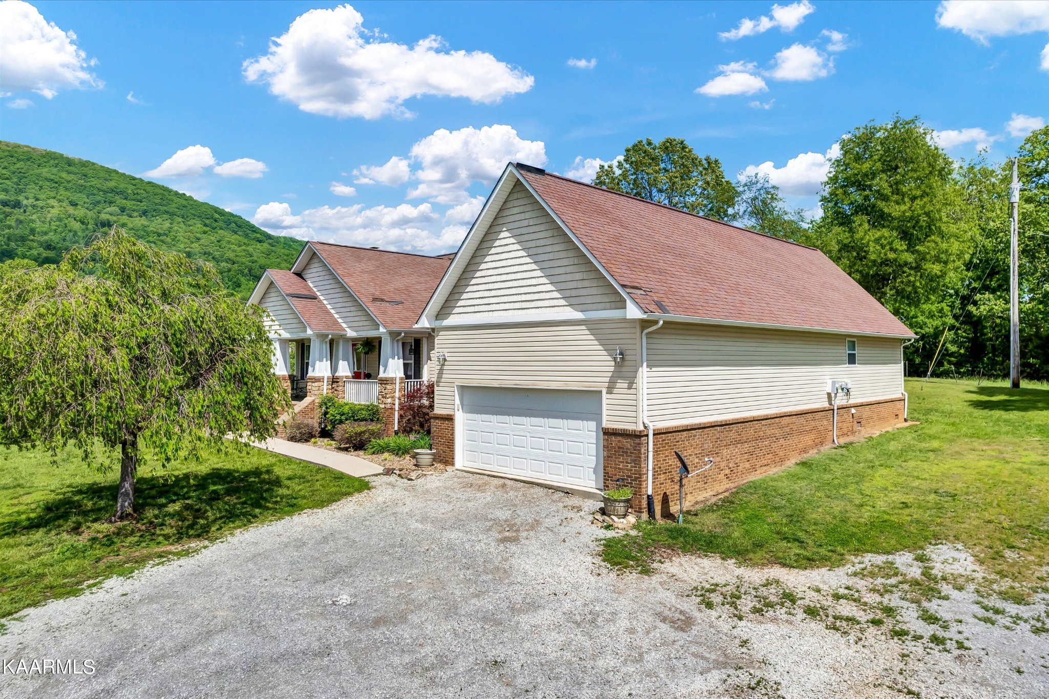 262 East Wilson Gap Road Speedwell, TN 37870 - Photo 3 of 43 Gallery Image 3