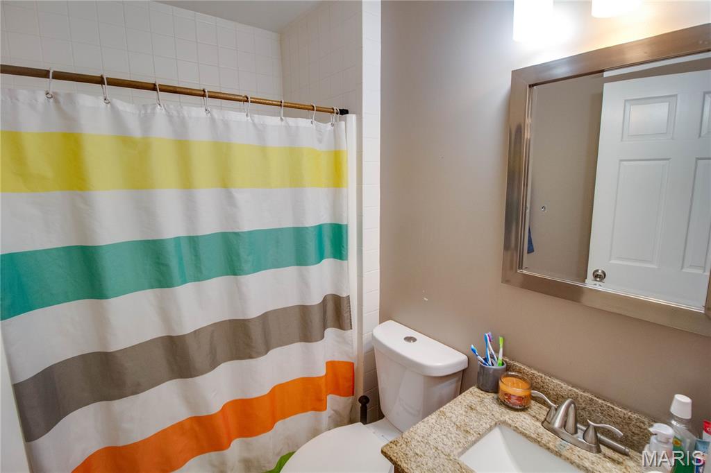 5204 Pin Oak Drive Alton, IL 62002 - Photo 21 of 45