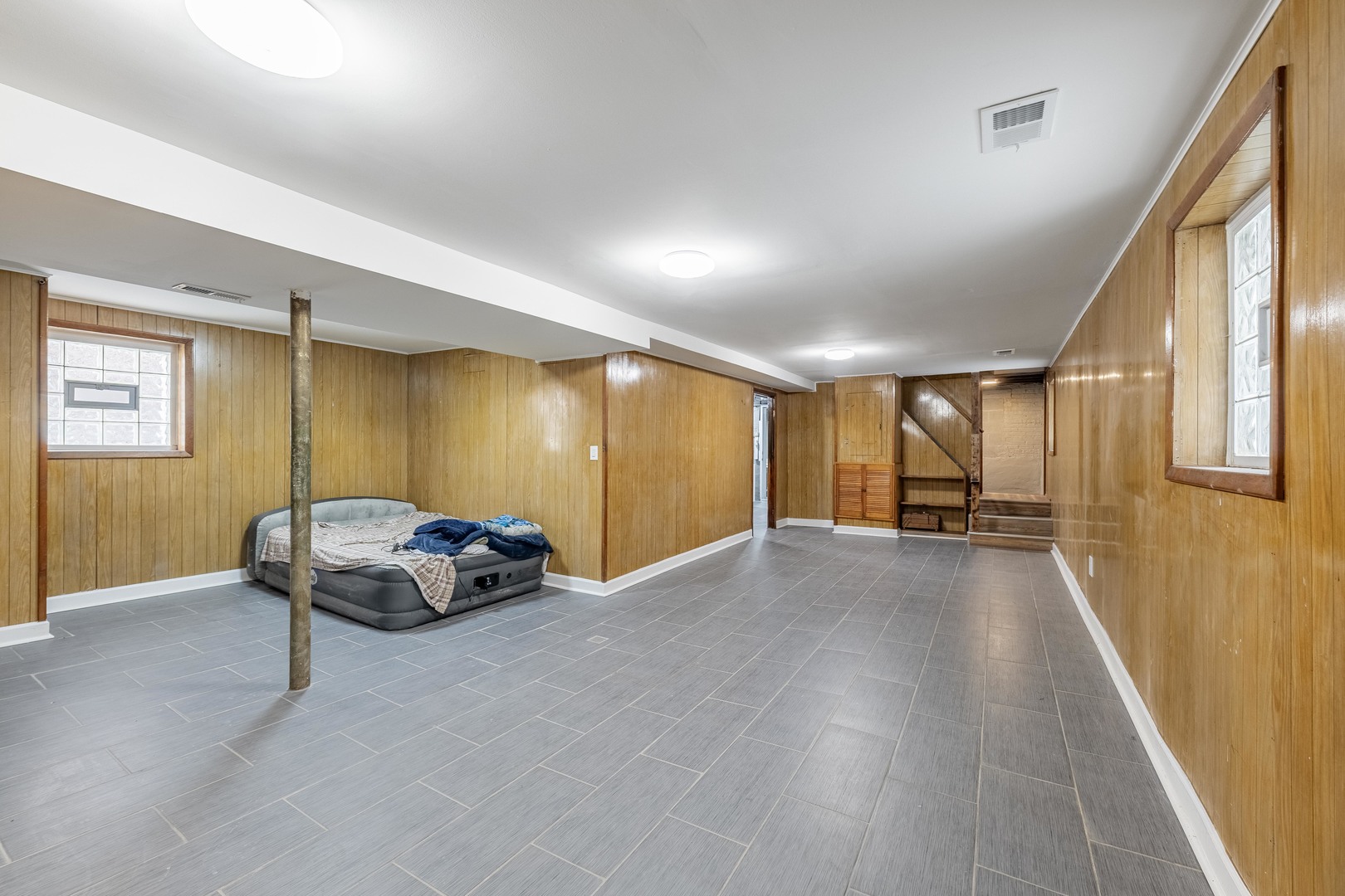 7629 South Green Street Chicago, IL 60620 - Photo 37 of 53 a view of a livingroom with furniture