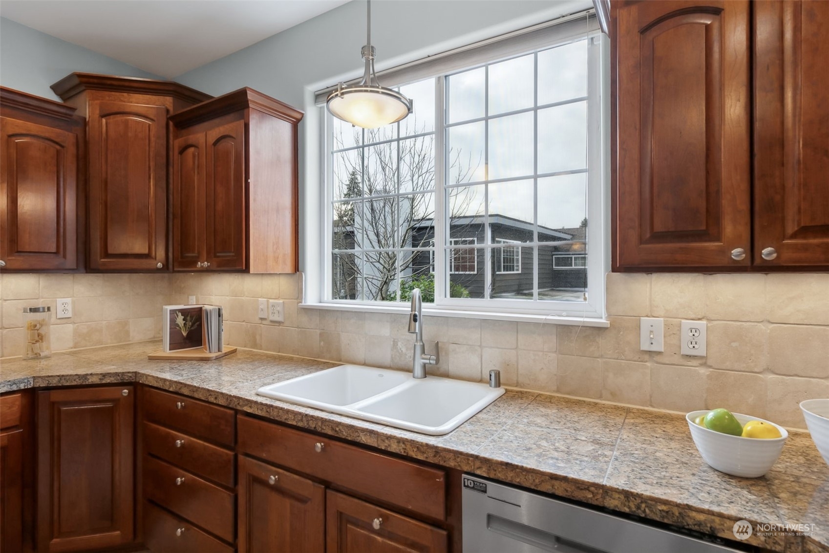 1016 Southwest 120th Street Seattle, WA 98146 - Photo 21 of 34 Gallery Image 21