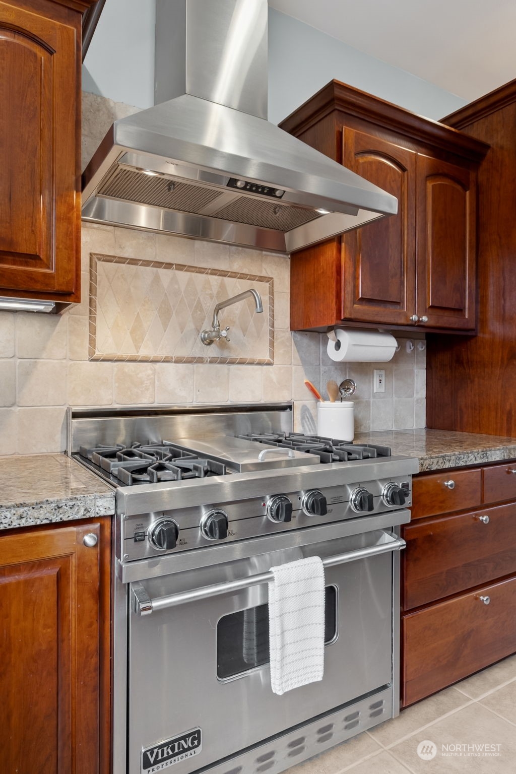 1016 Southwest 120th Street Seattle, WA 98146 - Photo 22 of 34 Gallery Image 22