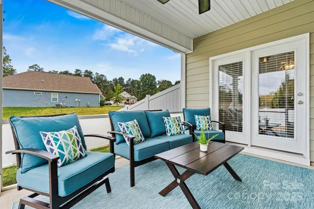 $415,000 | 3678 Norman View Drive, Sherrills Ford, NC 28673