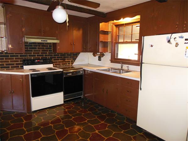 35 Houston Road West Springfield, MA 01089 - Photo 6 of 30 Gallery Image 6