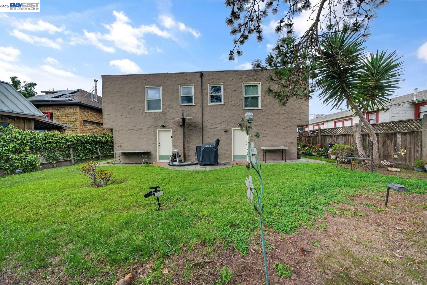 940 Delaware Street Berkeley, CA 94710 - Photo 16 of 16 a house view with a garden space