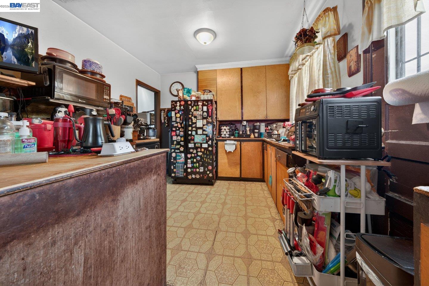 940 Delaware Street Berkeley, CA 94710 - Photo 7 of 16 a view of a storage & utility room