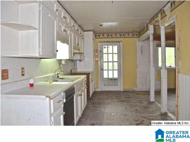 437 Burgundy Road Birmingham, AL 35215 - Photo 14 of 32