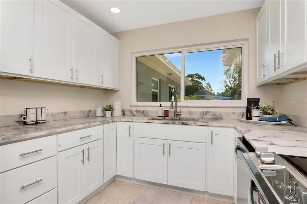 106 Steven Street Ruskin, FL 33570 - Photo 10 of 38