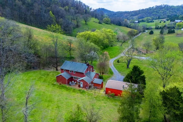$1,050,000 | 199 Gilmore Lane, Bell Buckle, TN 37020