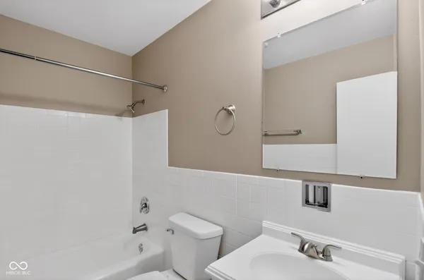 $209,900 | 2021 Galeston Drive, Indianapolis, IN 46229