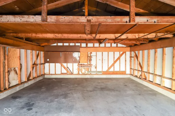 $209,900 | 2021 Galeston Drive, Indianapolis, IN 46229