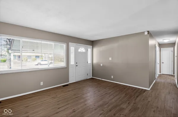 $209,900 | 2021 Galeston Drive, Indianapolis, IN 46229