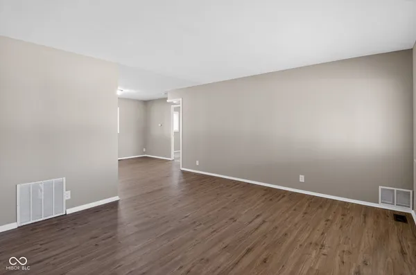 $209,900 | 2021 Galeston Drive, Indianapolis, IN 46229