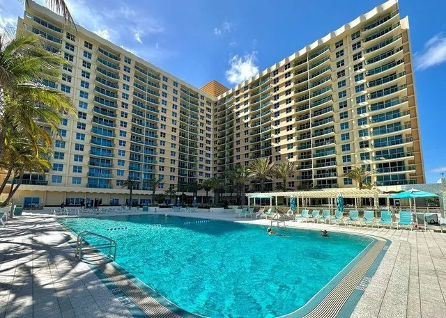 $2,200 | 2501 South Ocean Drive, Unit 304, Hollywood, FL 33019