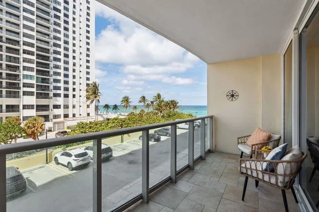 $2,200 | 2501 South Ocean Drive, Unit 304, Hollywood, FL 33019