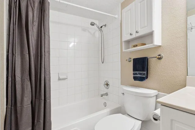 $2,200 | 2501 South Ocean Drive, Unit 304, Hollywood, FL 33019