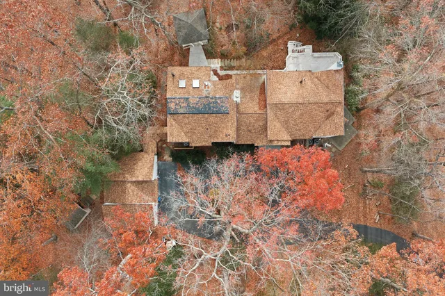 $2,000,000 | 10701 Sycamore Springs Lane, Great Falls, VA 22066