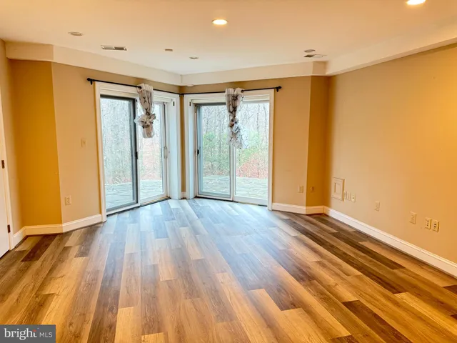 $2,000,000 | 10701 Sycamore Springs Lane, Great Falls, VA 22066