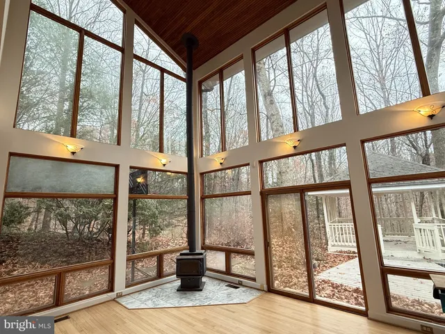 $2,000,000 | 10701 Sycamore Springs Lane, Great Falls, VA 22066