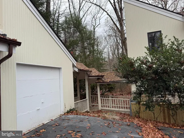 $2,000,000 | 10701 Sycamore Springs Lane, Great Falls, VA 22066