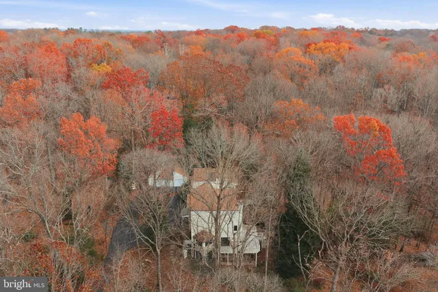 $2,000,000 | 10701 Sycamore Springs Lane, Great Falls, VA 22066