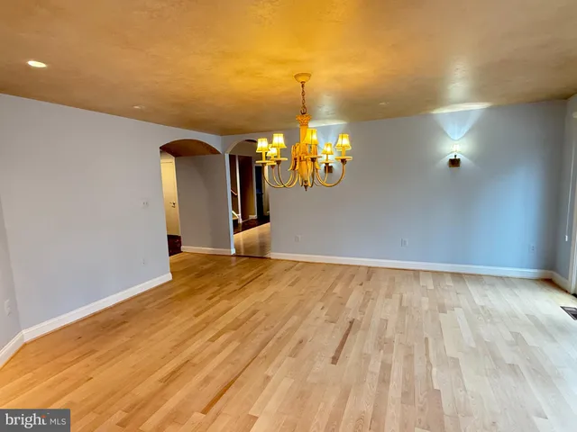 $2,000,000 | 10701 Sycamore Springs Lane, Great Falls, VA 22066