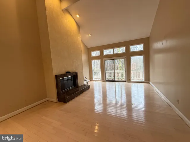 $2,000,000 | 10701 Sycamore Springs Lane, Great Falls, VA 22066