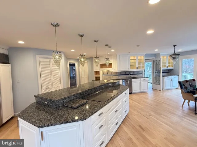 $2,000,000 | 10701 Sycamore Springs Lane, Great Falls, VA 22066