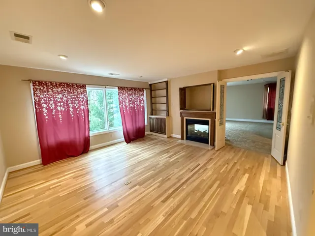 $2,000,000 | 10701 Sycamore Springs Lane, Great Falls, VA 22066