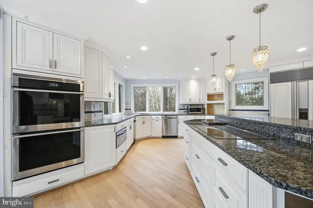 $2,000,000 | 10701 Sycamore Springs Lane, Great Falls, VA 22066