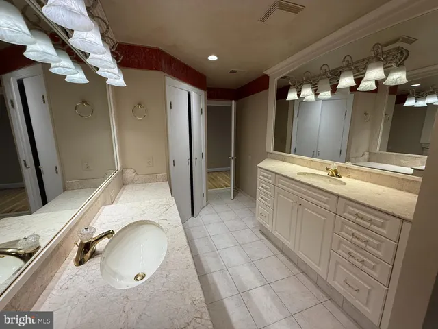 $2,000,000 | 10701 Sycamore Springs Lane, Great Falls, VA 22066