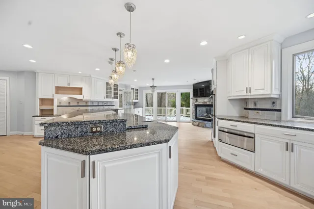 $2,000,000 | 10701 Sycamore Springs Lane, Great Falls, VA 22066