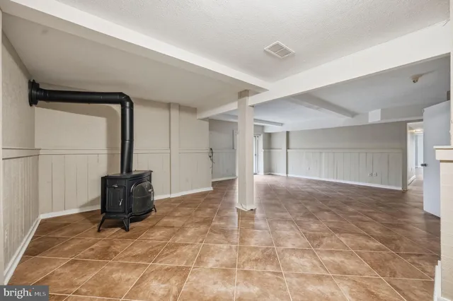 $2,000,000 | 10701 Sycamore Springs Lane, Great Falls, VA 22066