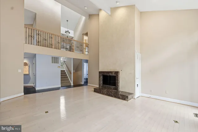 $2,000,000 | 10701 Sycamore Springs Lane, Great Falls, VA 22066