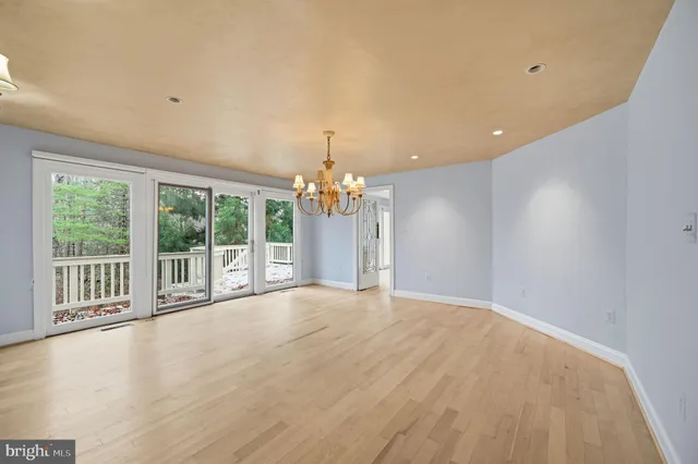 $2,000,000 | 10701 Sycamore Springs Lane, Great Falls, VA 22066