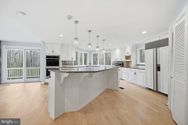 $2,000,000 | 10701 Sycamore Springs Lane, Great Falls, VA 22066