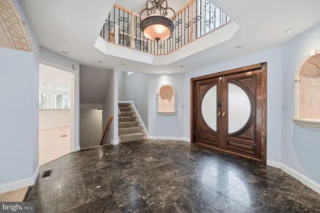 $2,000,000 | 10701 Sycamore Springs Lane, Great Falls, VA 22066