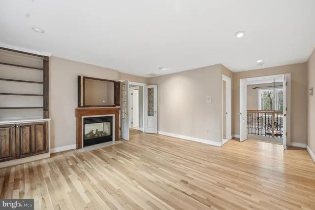 $2,000,000 | 10701 Sycamore Springs Lane, Great Falls, VA 22066