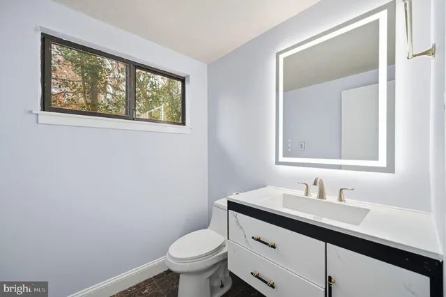 $2,000,000 | 10701 Sycamore Springs Lane, Great Falls, VA 22066