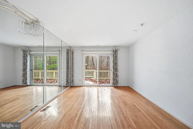 $2,000,000 | 10701 Sycamore Springs Lane, Great Falls, VA 22066