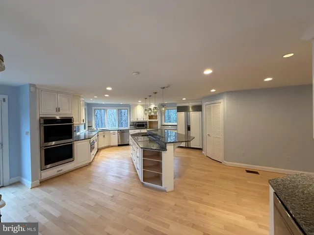 $2,000,000 | 10701 Sycamore Springs Lane, Great Falls, VA 22066