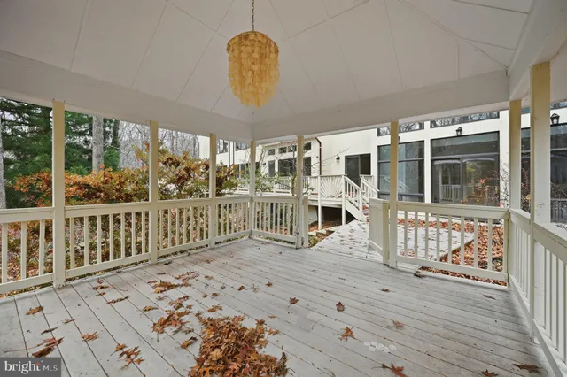 $2,000,000 | 10701 Sycamore Springs Lane, Great Falls, VA 22066