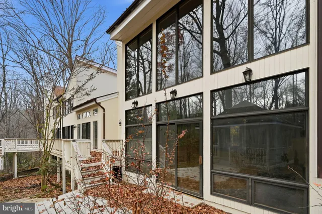 $2,000,000 | 10701 Sycamore Springs Lane, Great Falls, VA 22066