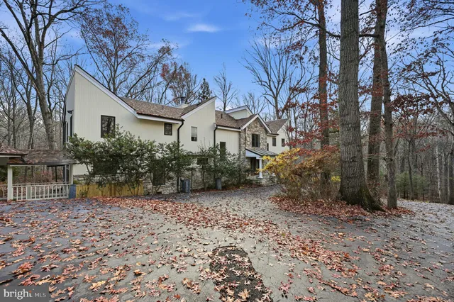 $2,000,000 | 10701 Sycamore Springs Lane, Great Falls, VA 22066