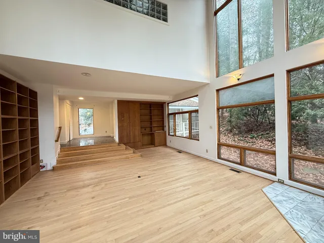 $2,000,000 | 10701 Sycamore Springs Lane, Great Falls, VA 22066