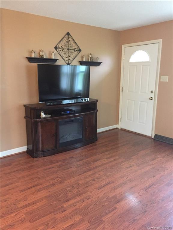 209 Rexford Road Matthews, NC 28104 - Photo 2 of 9 Gallery Image 2