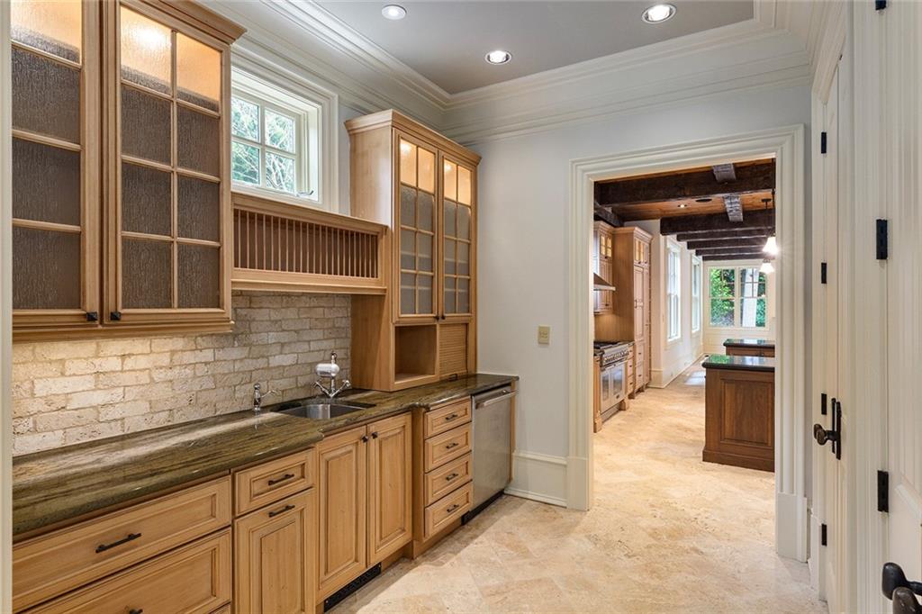 1640 Nottingham Way Northeast Atlanta, GA 30309 - Photo 20 of 62